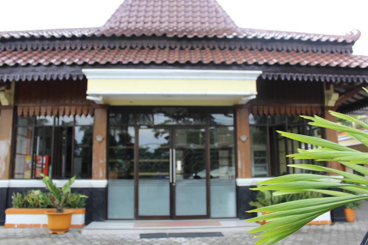 מלון Cepu Simpang Tujuh מראה חיצוני תמונה