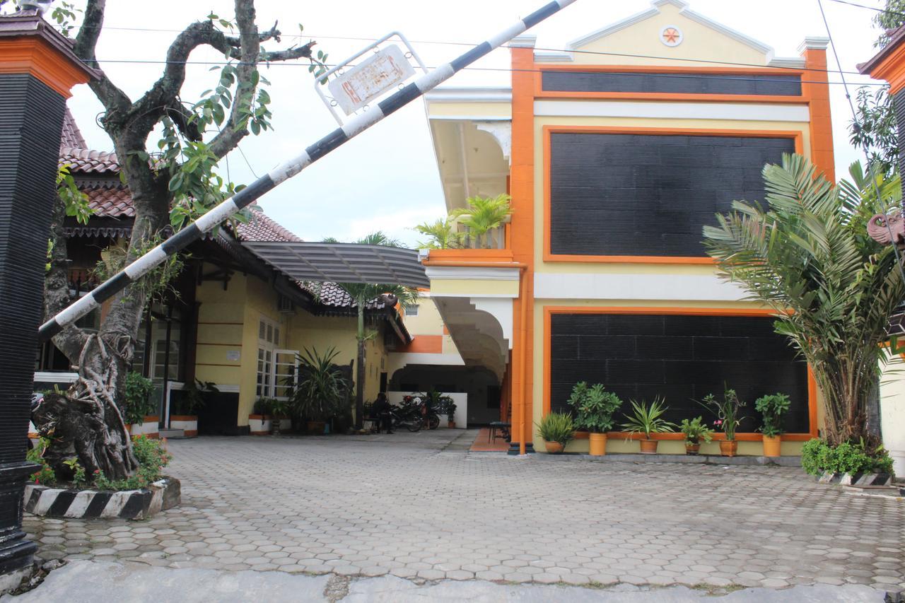 מלון Cepu Simpang Tujuh מראה חיצוני תמונה