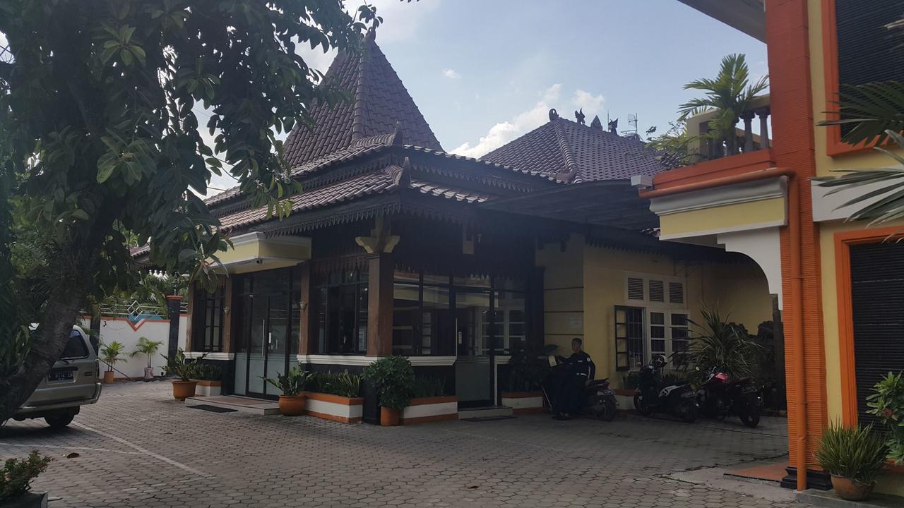 מלון Cepu Simpang Tujuh מראה חיצוני תמונה