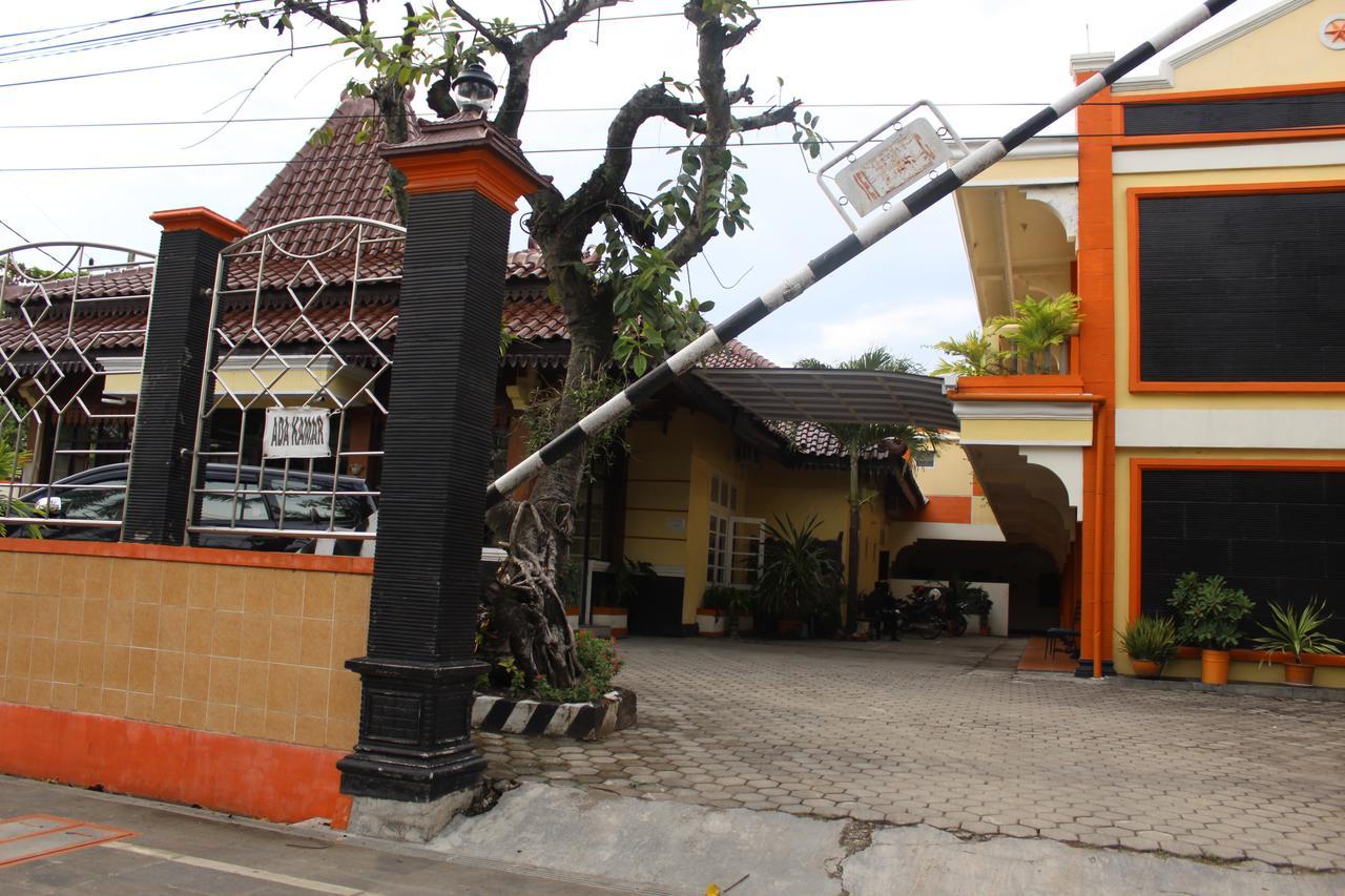 מלון Cepu Simpang Tujuh מראה חיצוני תמונה